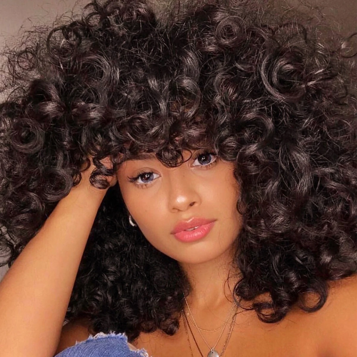 Parrucca Remy riccia rimbalzante senza colla a densità 300 Capelli umani al 100% Wear And Go 13x4 Parrucca anteriore in pizzo HD Ricci brasiliani super doppi disegnati