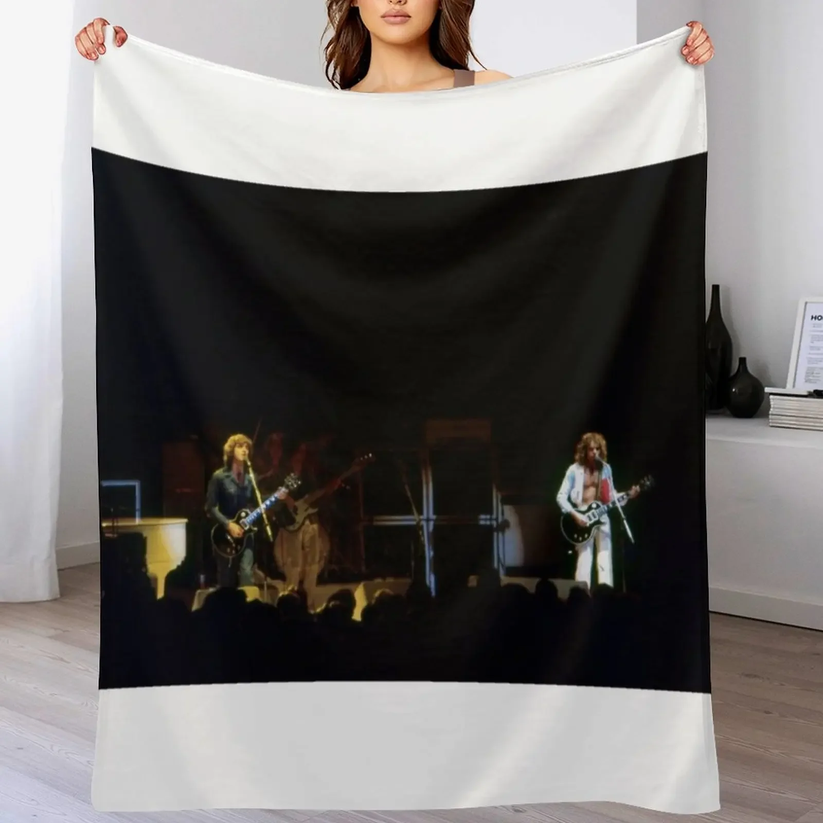 Peter Frampton live 1976 Throw Blanket Warm Comfortable Blanket Gift for Parents Friends