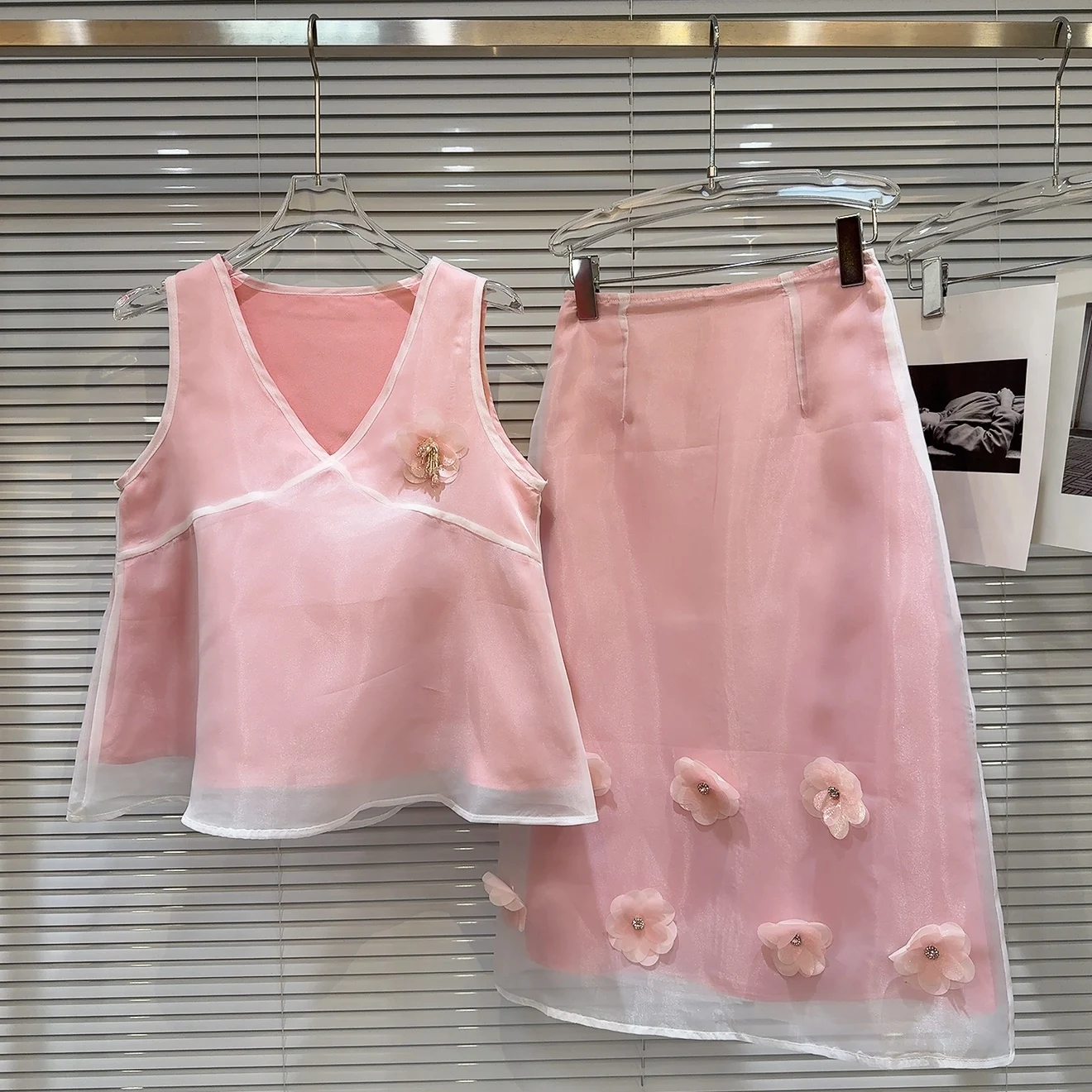 

Women's Summer Lovely Pink Two Pieces Gauze Skirt Suit Lady V Neck Sleeveless A Line Tank Top + 3d Flowers A Line Long Skirt