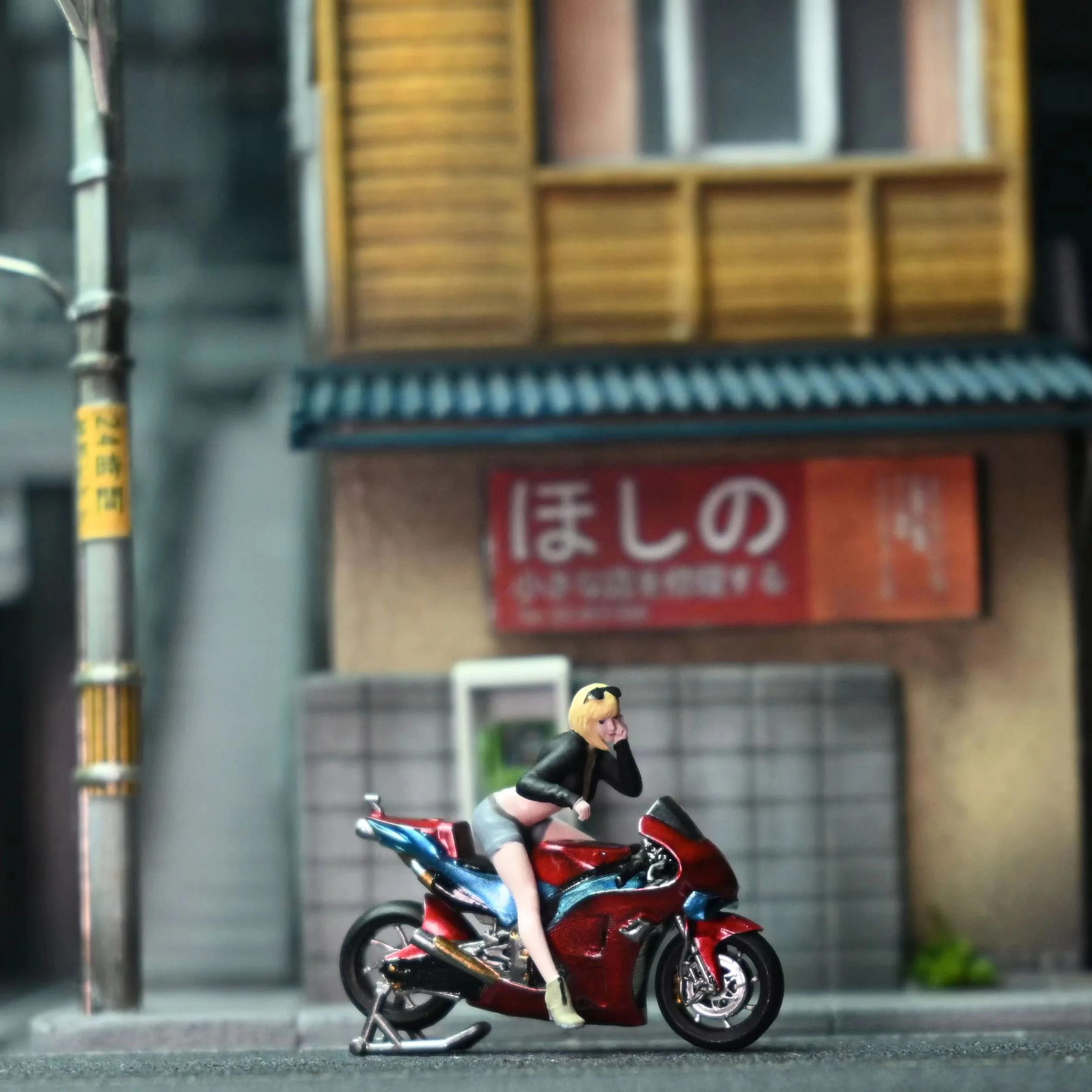 

EHC 1/64 Figure Motorcycle RC213V and Girl Realistic Character Series