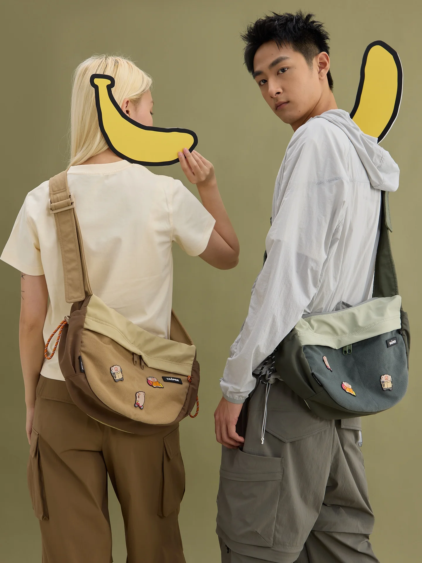 VAOPER X HELLO MALAO Collaborative Lightweight Large Capacity Dumpling Shaped Crossbody Bag Unisex Color Block Casual Bag