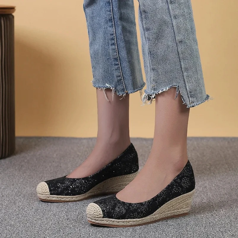 

2025 модная женская тканевая обувь на высоком каблуке, элегантные женские туфли-лодочки, брендовые женские туфли на танкетке, большие размеры