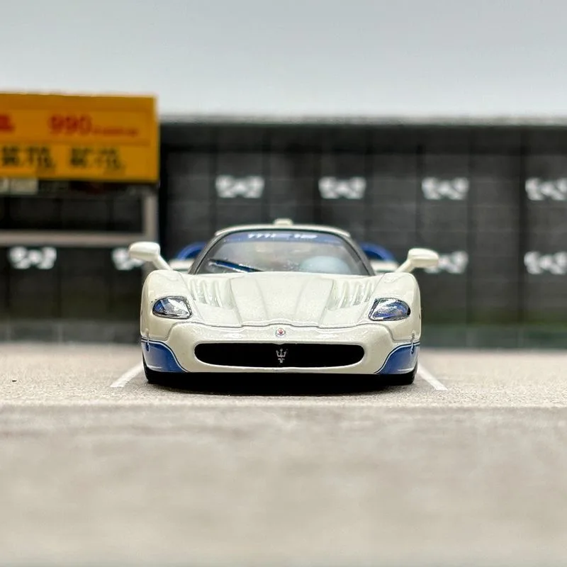 BBR 1/64 Masera MC12 Stradale Legering automodel Beperkte verzamelset