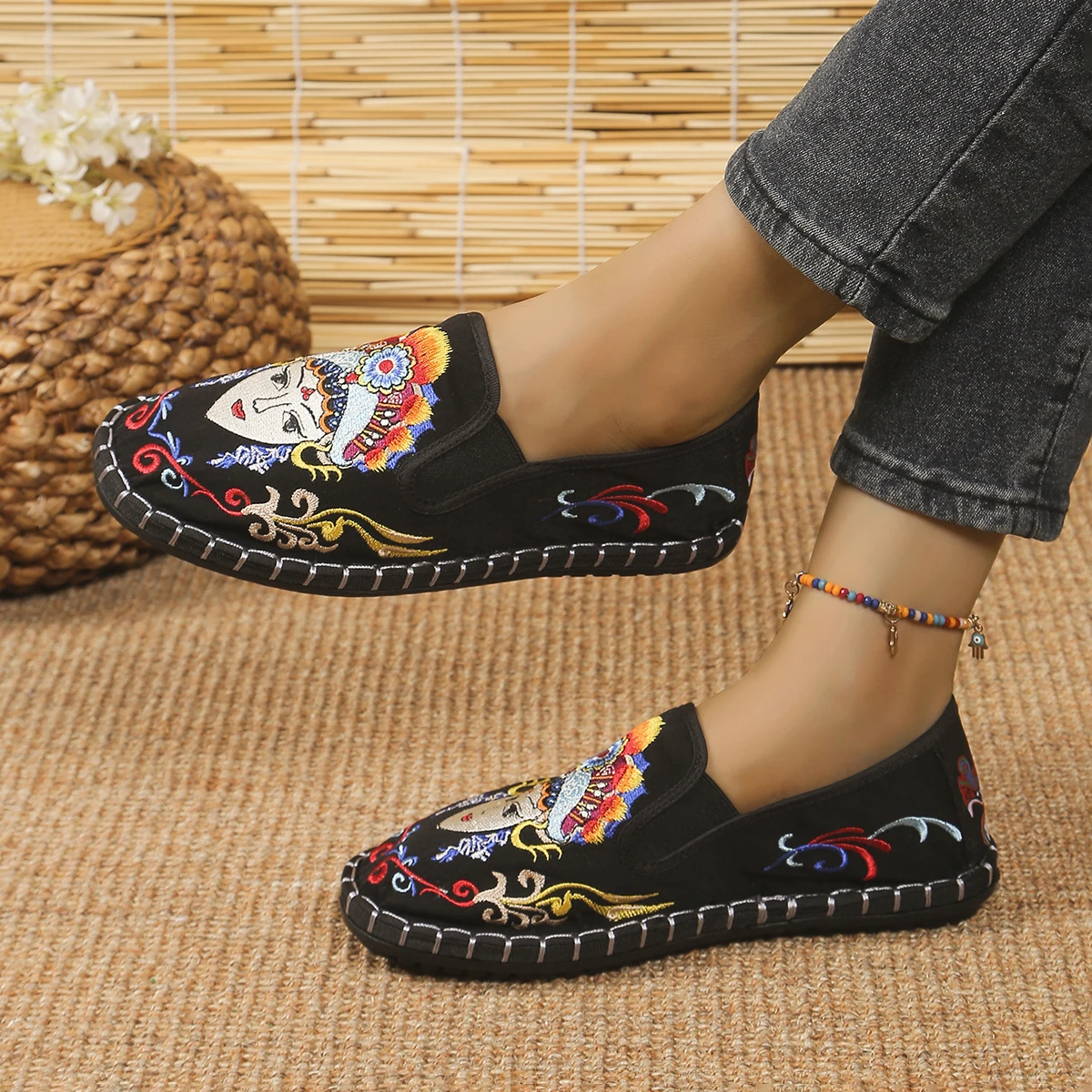 Cloth Shoes Old Beijing  Embroidery Flower Social Guy Male Moccasin-Gommino Student Casual Shoes Fashion National Chinese Style