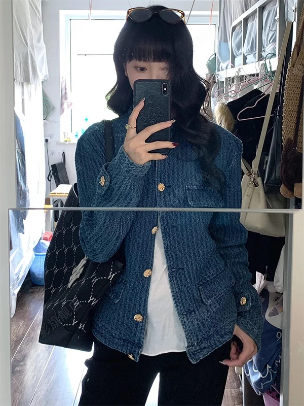 

Текстурированная джинсовая укороченная куртка в стиле кэжуал для женщин, осенняя новинка, маленький размер, хит продаж, стильная верхняя одежда