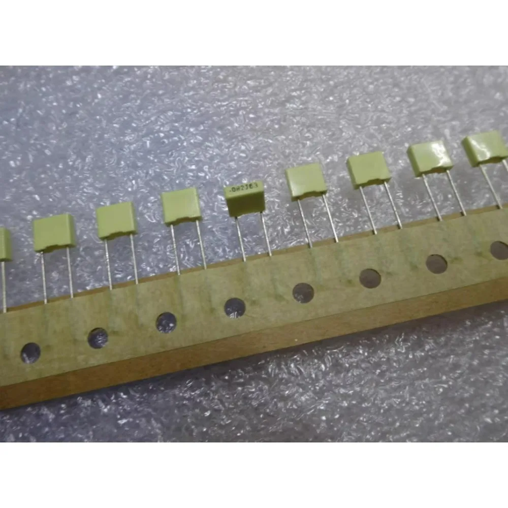 

20PCS AV 0.082uf/63V 82nf 823 New 5mm Film Capacitor