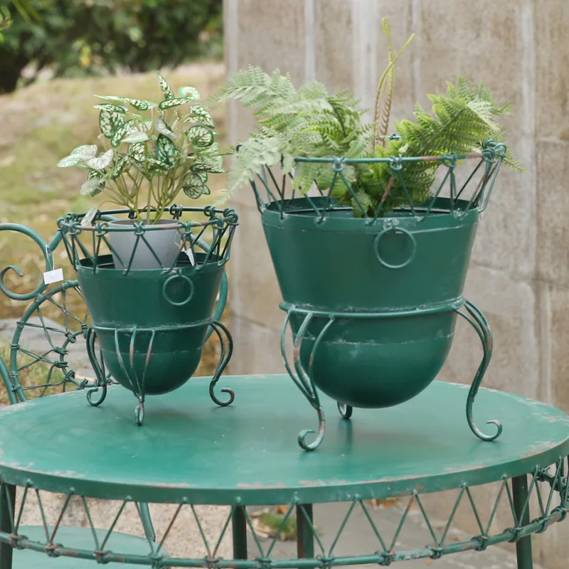 

Outer single European retro wrought iron trophy flower pot garden courtyard terrace outdoor decoration tabletop flower ware