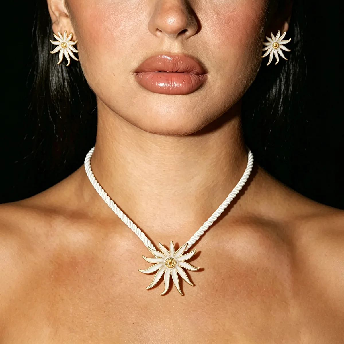 Hot-selling beach resort wind abstract sun rope chain necklace, personalized casual flower drip alloy earrings