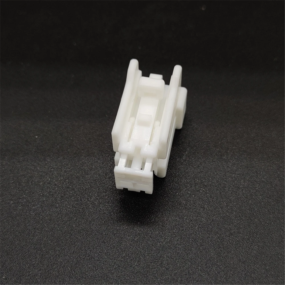 High quality automotive connector 6098-8098 2PIN plug sheath shell for automotive maintenance or modification of original parts