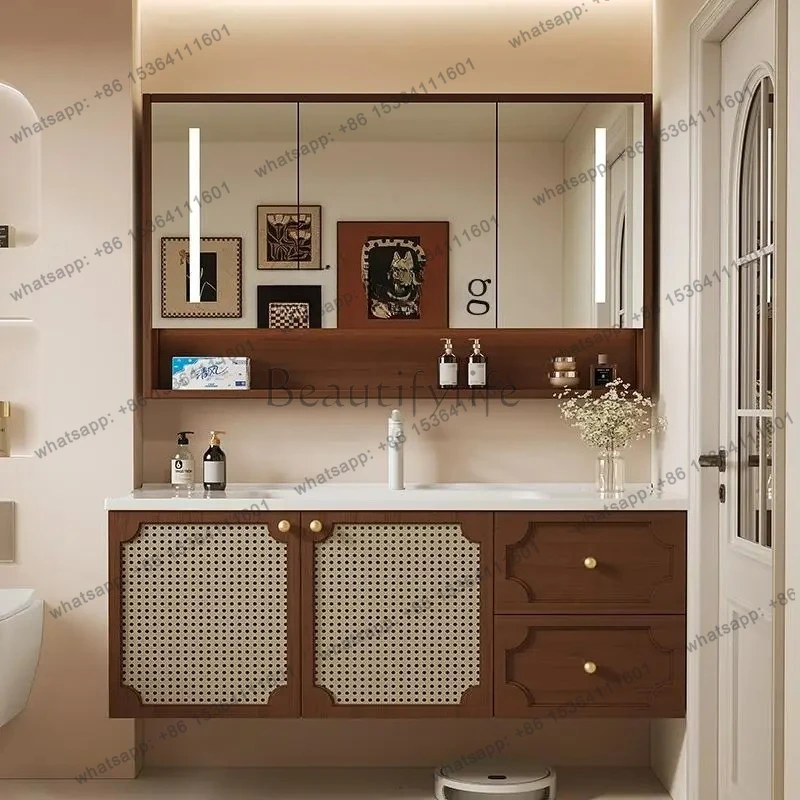 

Тумба для ванной комнаты в американском стиле из массива дерева с интегрированной керамической раковиной и умывальником