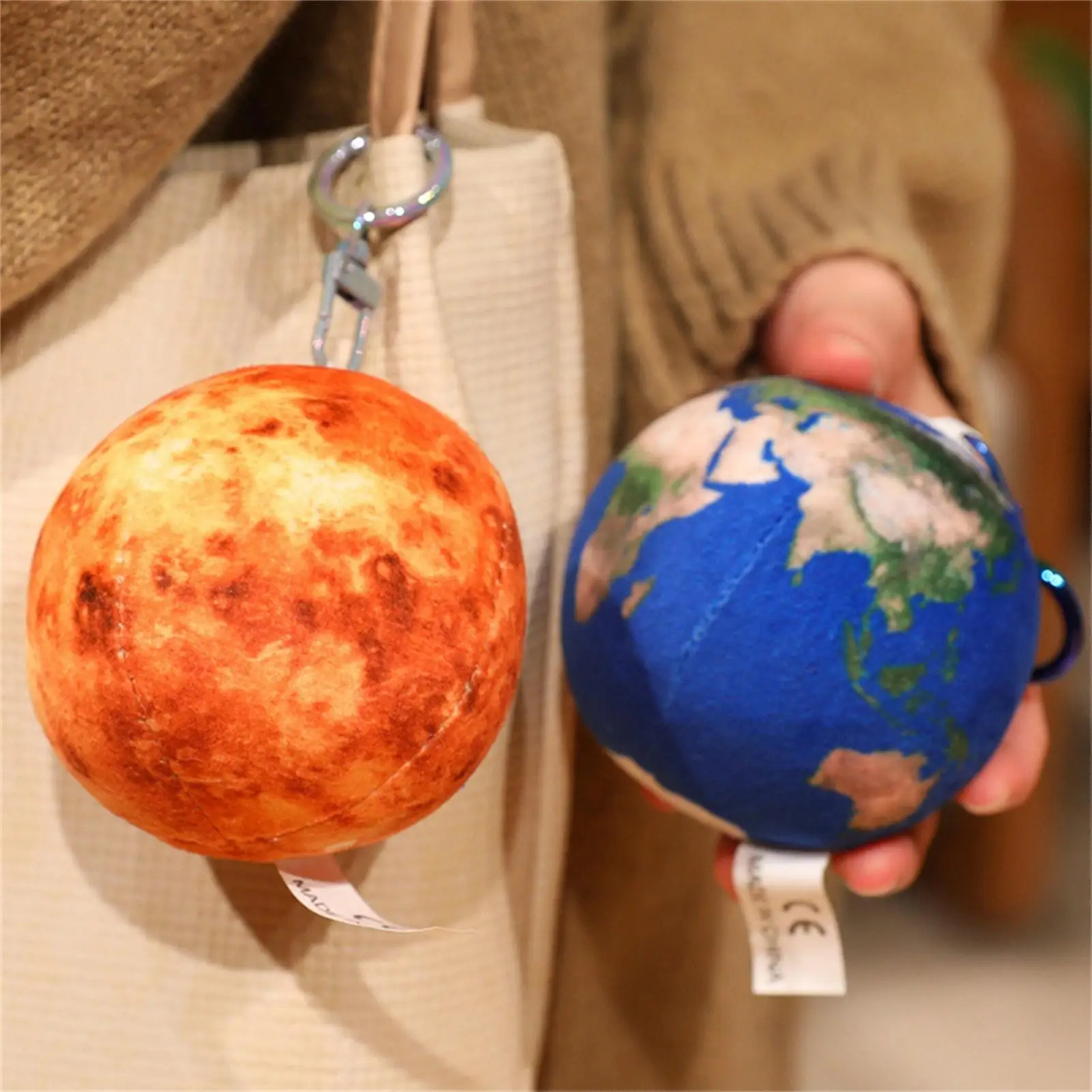 Pianeta peluche da 2,95 pollici bambola di pezza morbida appendibile peluche pianeta ornamenti per borsa portamonete gioielli portafoglio zaino da donna