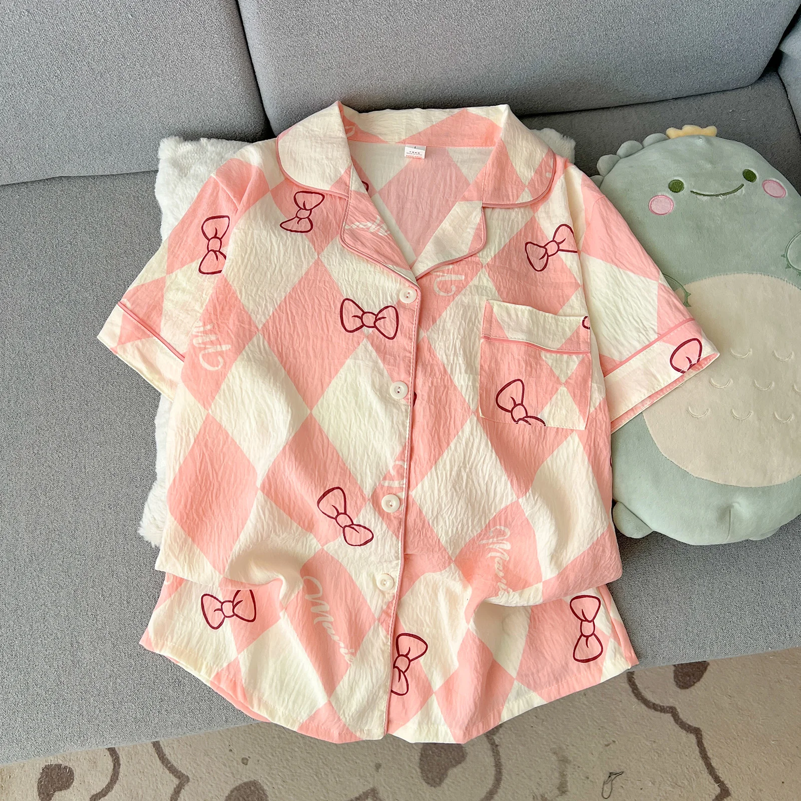 Women's Summer Pajamas, Thin Plaid Bow Pattern Short-Sleeved Shorts, Sweet and Cute, Can Be Worn Outside in Summer, Two-Piece Home Wear Set image 3