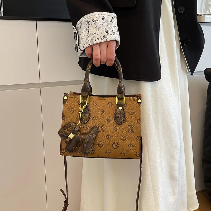 

Luxury Elegant Leather Clutch Mini Bag Minimalist Solid Color Trendy For Fashion Women