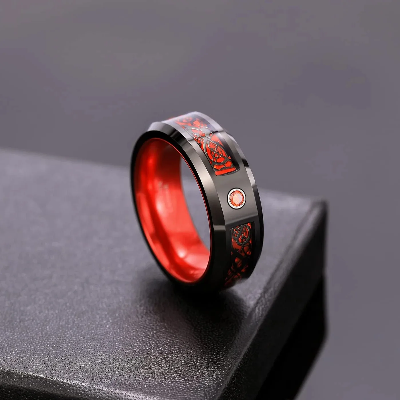 Fashion Men\'s 8mm Red Tungsten Wedding Celtic Dragon Rings Inlaid Blue Zircon Stainless Steel Green Carbon Fibre Rings For Men