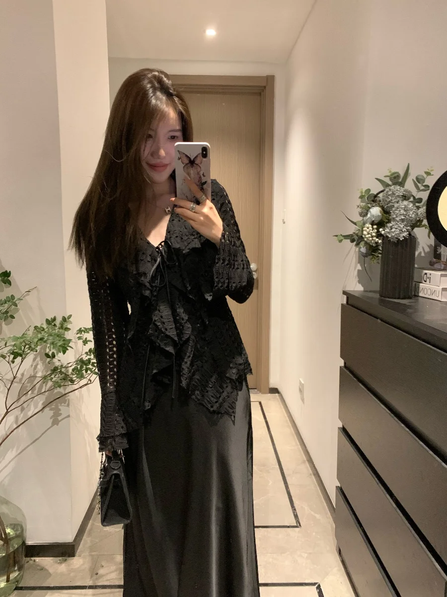 

Новая женская приталенная блузка Ruuii из смесового полиэстера с V-образным вырезом, кружевной отделкой, поясом и рукавами-колокол, весна 2024, для офиса и повседневной носки