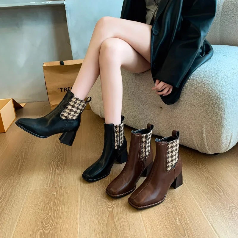 Retro Square Toe Women Shoes 2024 New Korean Style Fashionable Women's Thick Heel Boots Simple and Versatile Black Short Boots