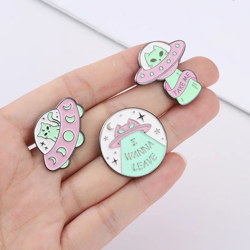 \'Escape Here\' Alien Cat Enamel Pins Funny Bag Brooch Lapel Badge Cartoon Science Fiction Jewelry Gift for Kids Friends