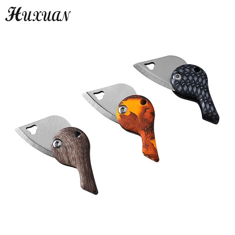 Heart-shaped Mini Key Knife Lightweight Outdoor Folding Knife Hanging Buckle Decorative Love Knife Pocket Knife