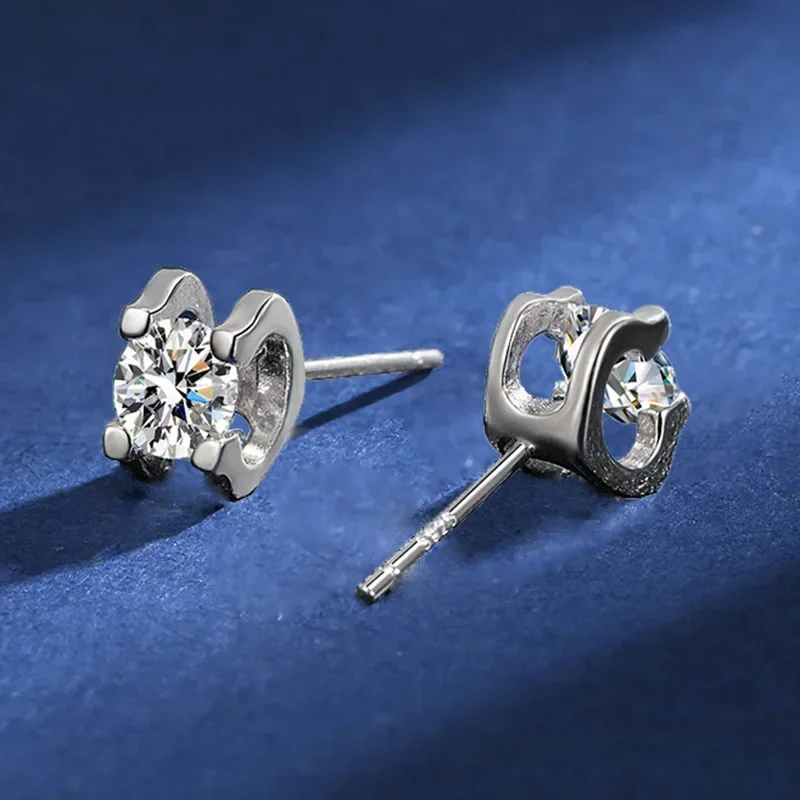 Pendientes de tuerca de estilo Simple con cuatro garras de diamante moissanita de 0,5/1 CT, pendiente de uso diario PT950 de platino, regalo bonito de lujo para mujer