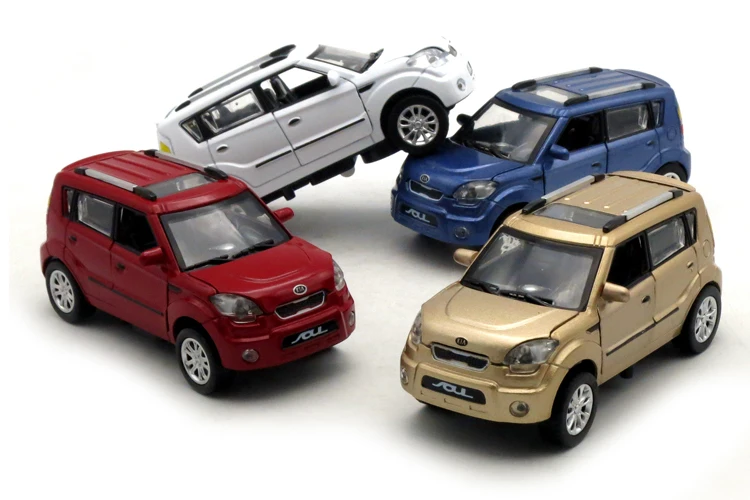 1:32 Kia Soul Legering Automodel Diecasts & Speelgoedvoertuigen Metalen Pull Auto Simulatie Geluid Licht Collectie Children Speelgoed Geschenken