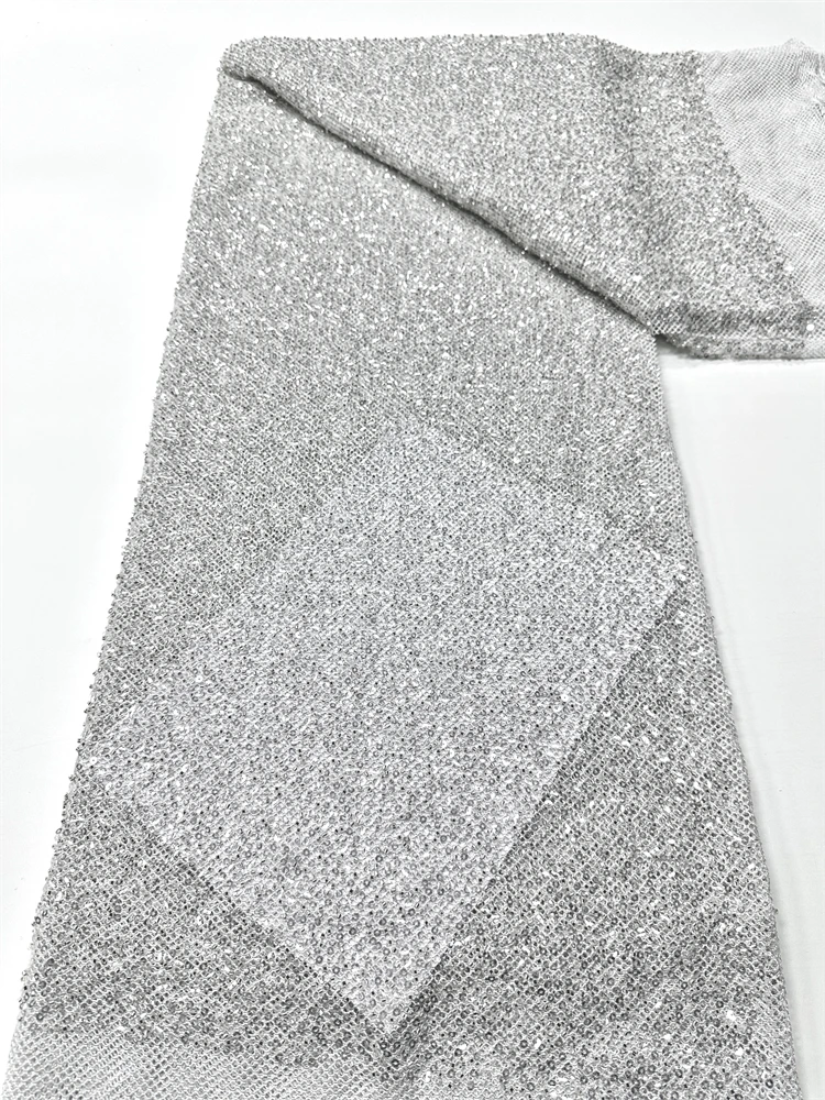 Nuevo diseño de moda África patrón artístico nigeriano bordado hecho a mano lentejuelas gran oferta cuentas francesas encaje de tul para vestido de fiesta