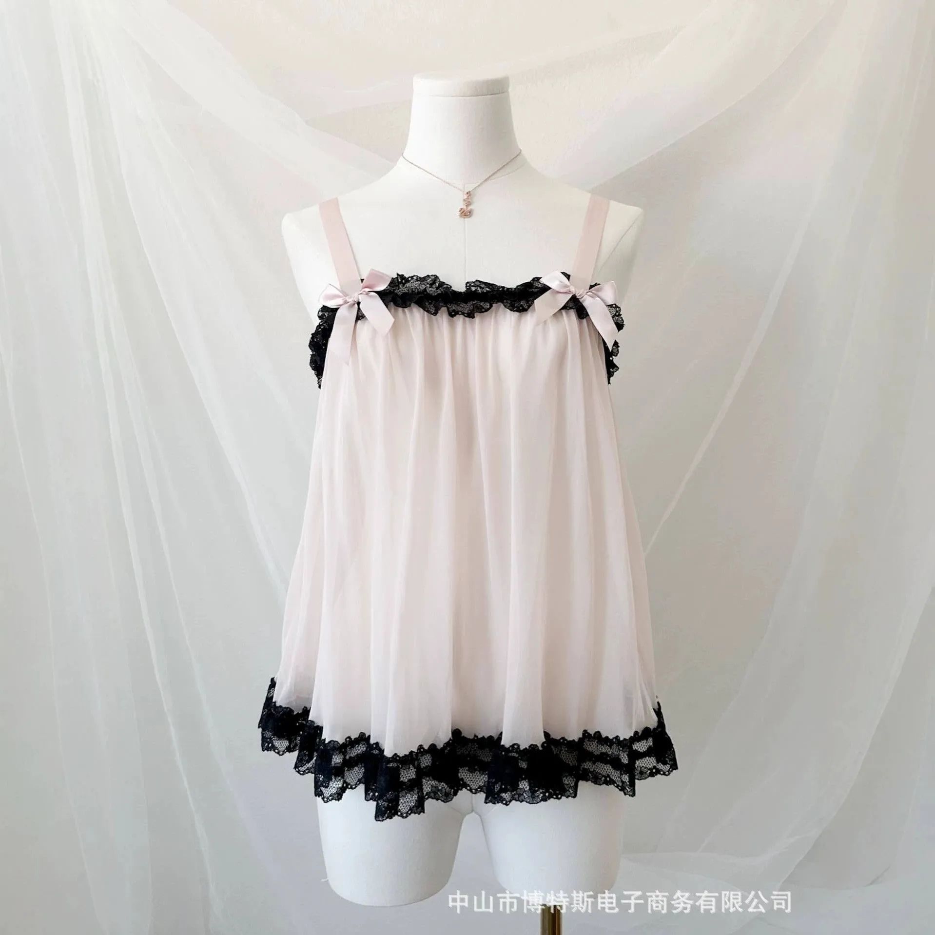 Regular Length Bow Detail Top Cute Slim Fit Spaghetti Strap Tank Top with Wear as Inner or Outer Sweet and Fresh for Women