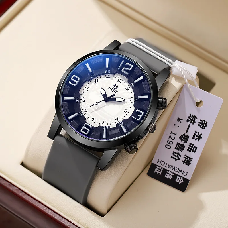 Trendy men and women, stylish and cool watches with a large dial, fashionable and versatile quartz watches for students