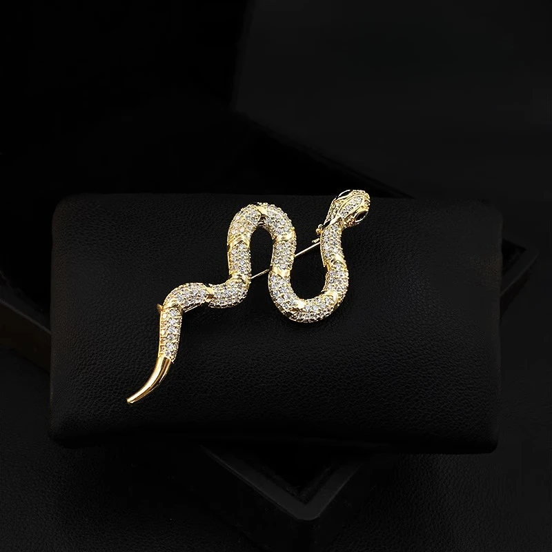 

High End Snake Zodiac Brooch Unique Design Accessory For Blazer Cardigan Fastener Stylish Personalized Ornament Men Women 5050