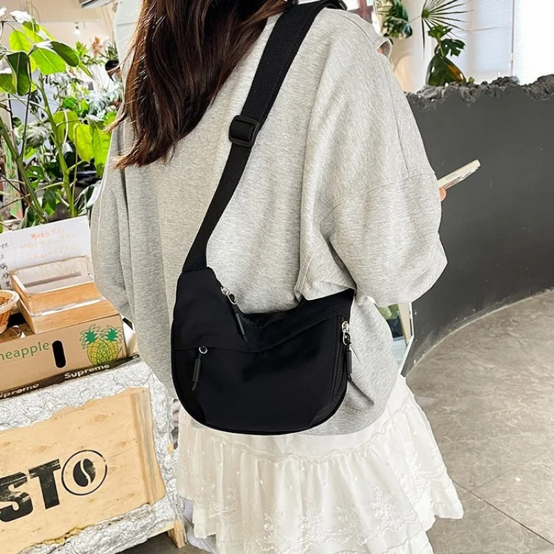 

2025 Новая элитная брендовая женская кожаная сумка на плечо известного дизайнера, простая элегантная парижская сумка ​