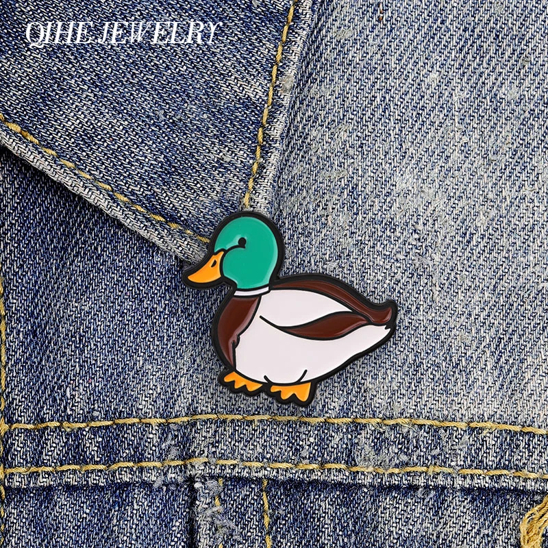 Cute Mallard Duck Brooch Enamel Pin Cartoon Green Head Orange Beak Wildlife Bird Brooch Lapel Bag Badge Jewelry Gift for Friends