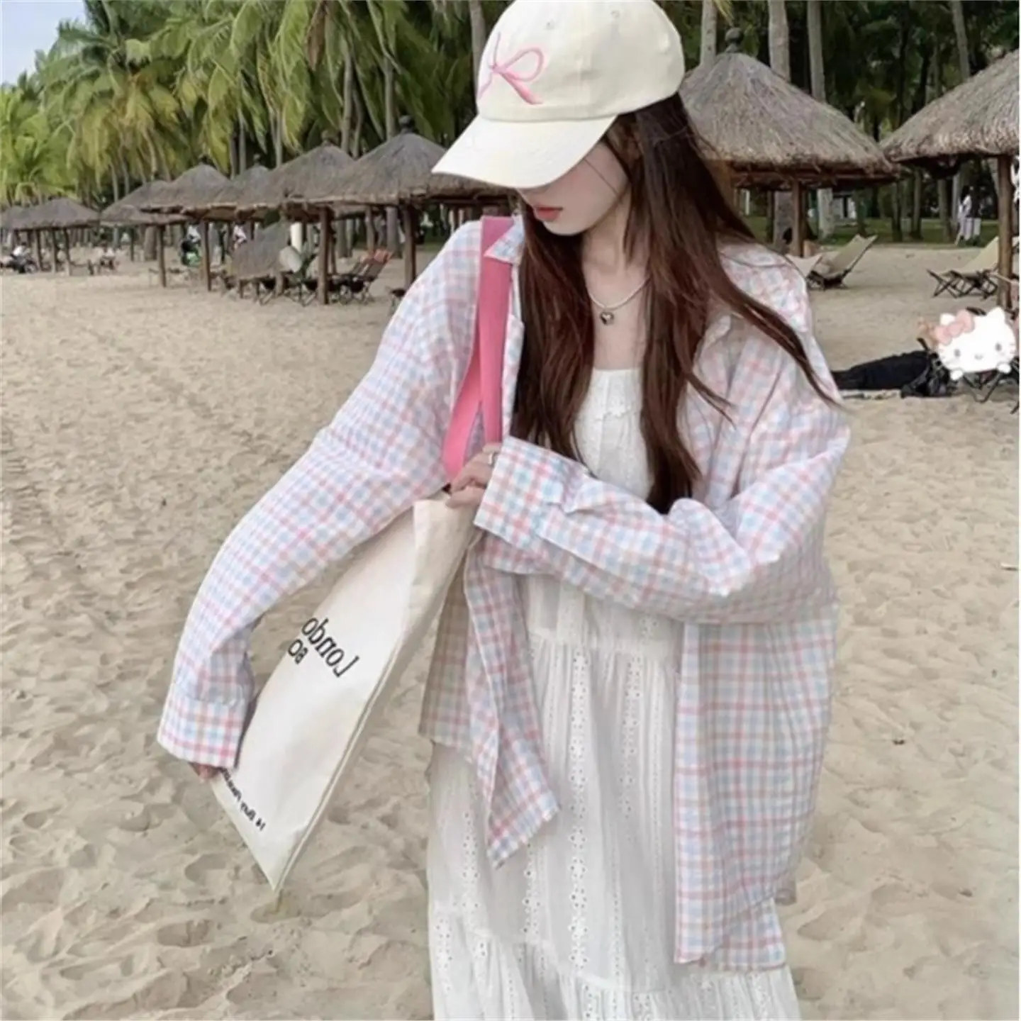 

Рубашка в клетку с защитой от солнца, свободный крой, корейский стиль, весенняя модная женская блузка из полиэфирного волокна с длинными рукавами