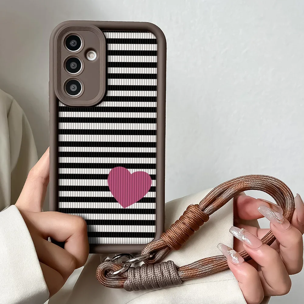 Stripe Wrist Chain Lanyard Case for Samsung S24 S23 S22 S21 Plus Ultra S20 FE A50 A05 A10 11 03 04 30 20 Love Heart Phone Cover