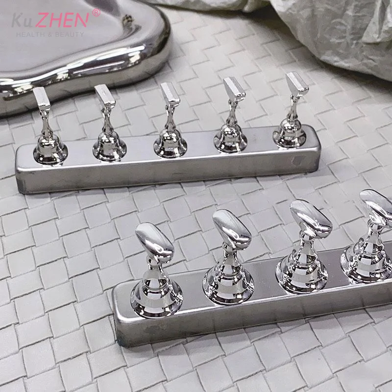 1 set supporto magnetico per unghie in argento supporto per pratica punta per unghie finte e supporto per base display per nail art per strumento di pratica fai da te per salone d'arte