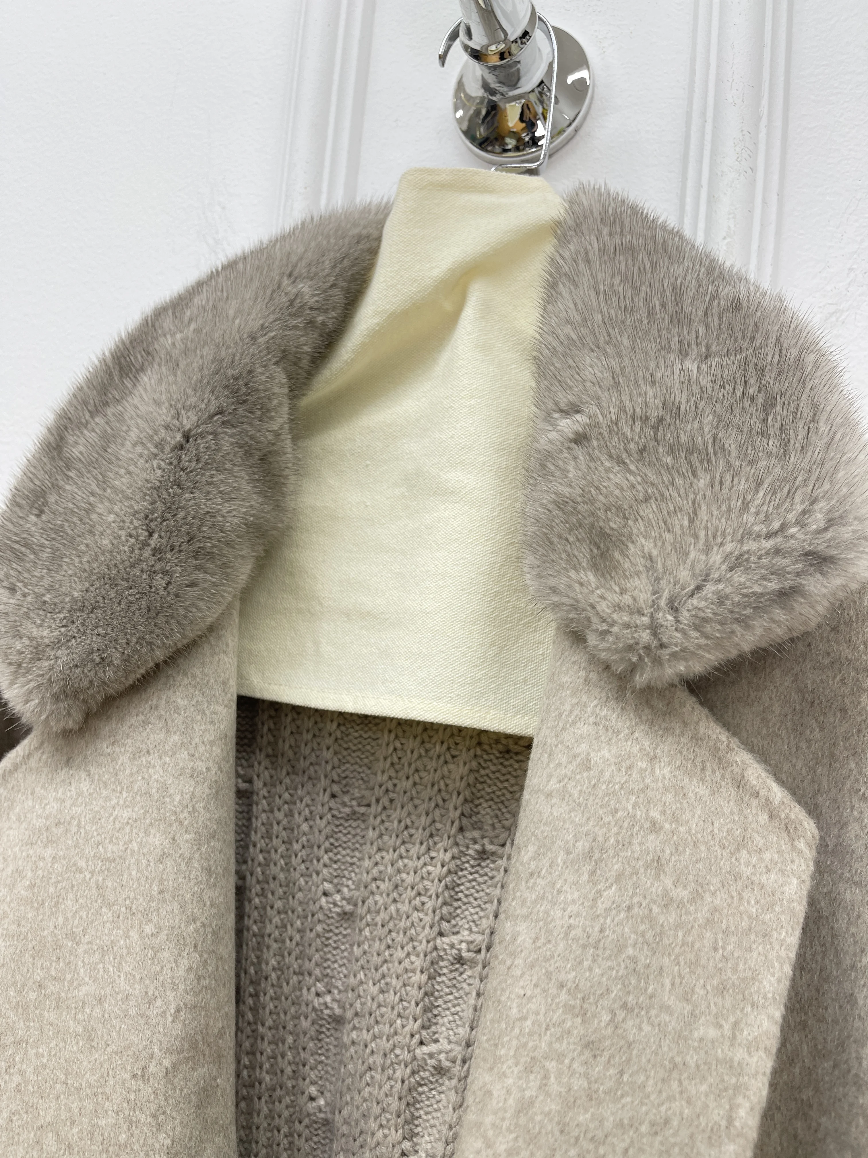 الخريف والشتاء أزياء جديدة عالية الجودة طوق المنك محبوك معطف المرقعة حجم واحد