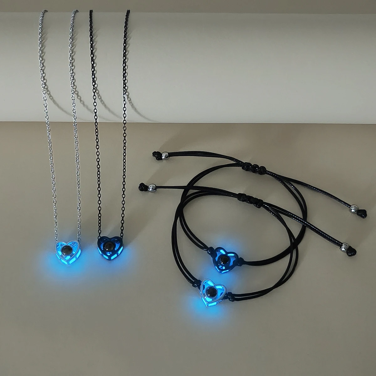 4-Piece Set Glow-in-the-Dark Heart Projection Pendant Couple  Jewelry Available in 100 Languages 