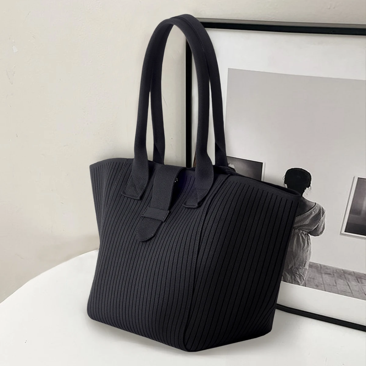 Large Capacity Women's Tote Bag Classic Black Handbag Personalized Women Shoulder Bag Shopping Bag