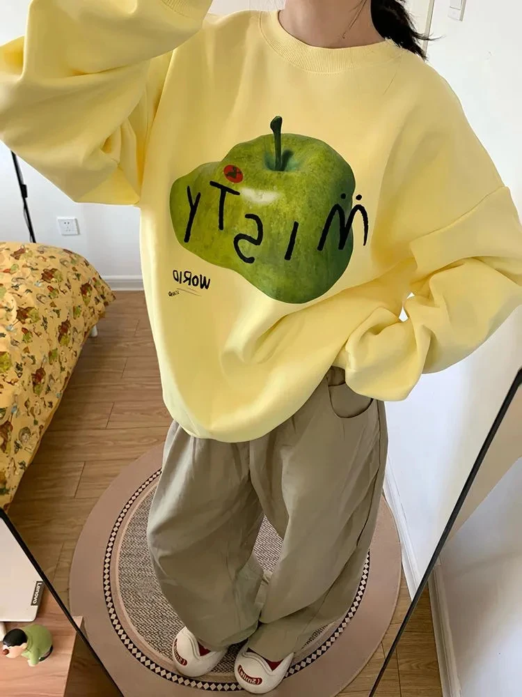 سترة نسائية مطبوعة بالفواكه لخريف وشتاء 2025 سترة هاراجوكو برقبة دائرية سميكة وفضفاضة ملابس خروج فضفاضة غير رسمية حلوة #2