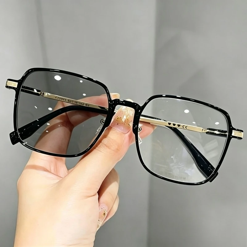 1Pc Light Sensitive Color Changing Eyeglasses for Women, Oversized Anti-Blue Light PC Glasses, Good for No-Makeup Look