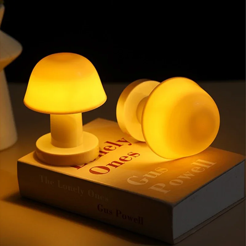 Mini Creative Mushroom LED Night Light Battery Powered Portable Desktop Sunset Night Lamp for Coffee Bar Bedroom Home Decor Gift