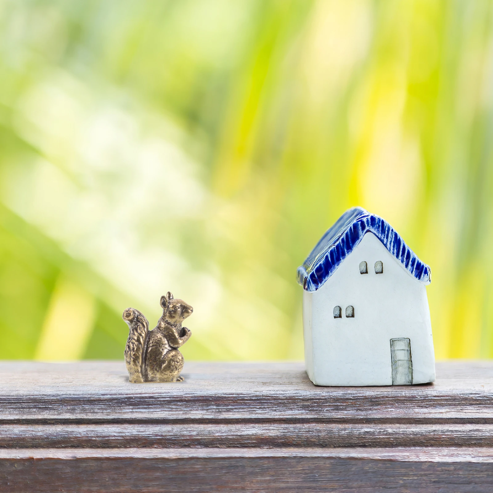 

Exquisite Solid Brass Squirrel Statue Vintage Charm Mini Sculpture Home Office Desk Accent Unique Craftsmanship