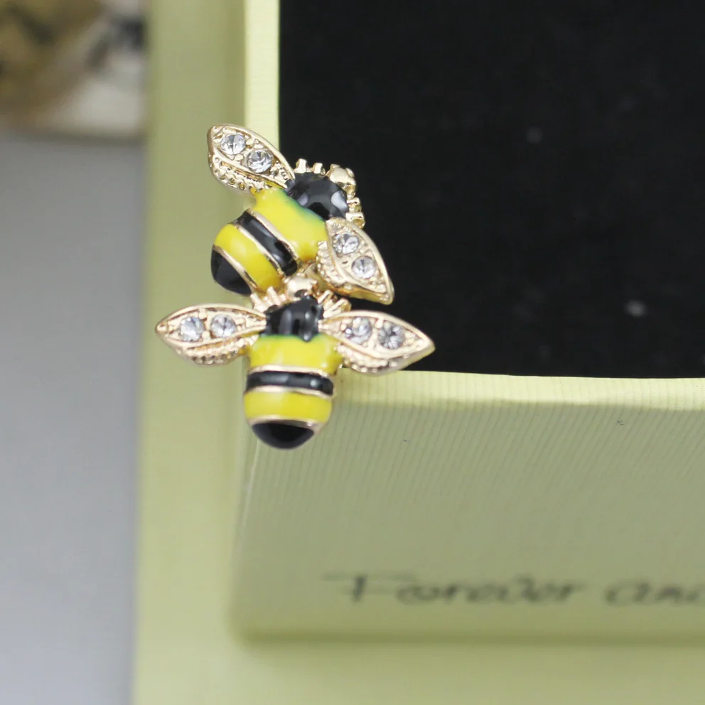 Cute Bee Earrings with Drip Glaze Enamel and Rhinestones, Kawaii Animal Stud Earrings EM140, Sparkling Jewelry Wholesale