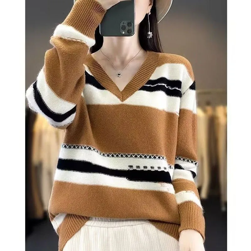 New Spring and Autumn Fashion Trend Colored Striped V-neck Loose and Versatile Western Style Slim Casual Women\'s Knitted Sweater