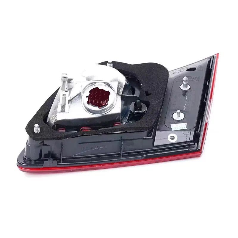 

Inside Rear Lower Bumper Tail Lamp Rear Red Fog Light Driving Signal Lamp For Nissan Sylphy sentra 2016 2017 2018 2019