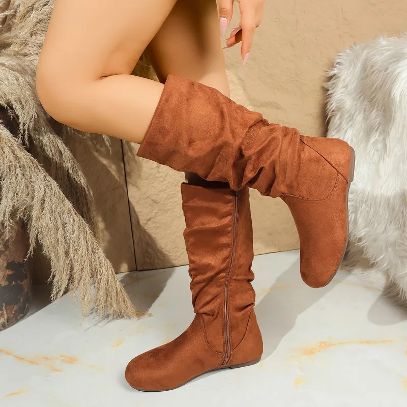 

Новые плиссированные ботинки средней длины в стиле ретро, женские бархатные модные ботинки на низком каблуке из оленьей кожи с круглым носком и боковой молнией 2025 года