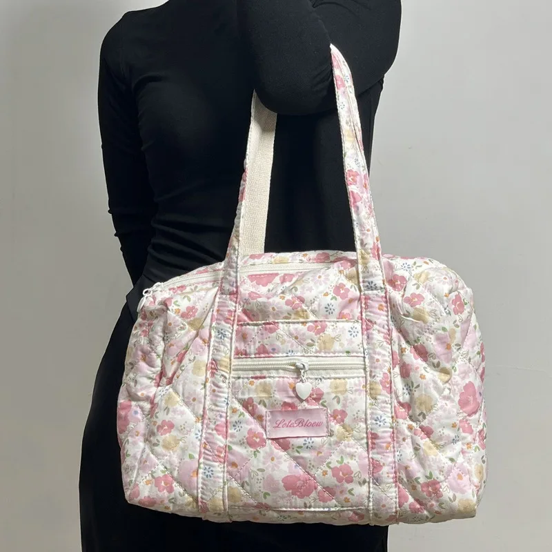 

1pcs Large Capacity Quilted Floral Tote Bag Puffy Cotton Handbag Shoulder Bag Lightweight Down Travel Bag