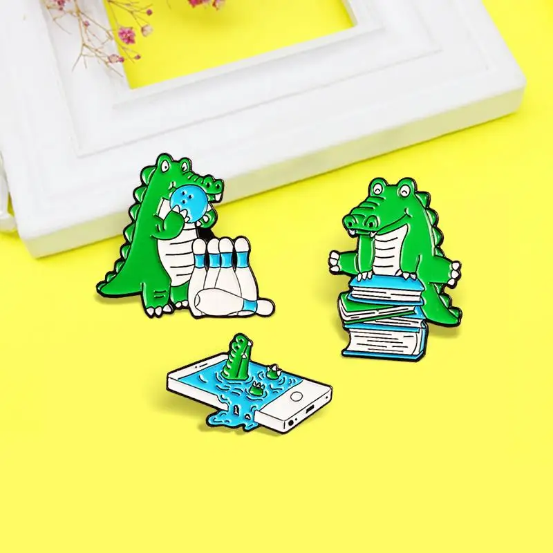 Cartoon Crocodile Enamel Pins green crocodile dinosaur Animal Brooches Lapel Badges Jewelry Gift for Kids Friends Brosche