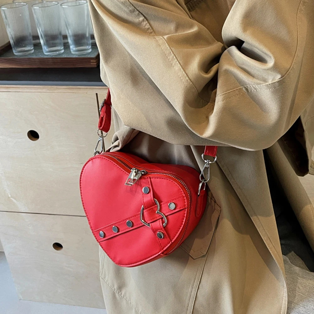 Popular New Peach Heart Shoulder Bag, Fashionable Internet
