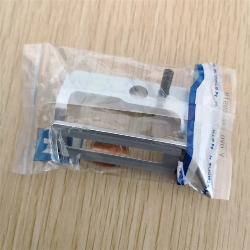 781 Flat Lockstitch Button Holder 771 Presser Foot, Strong H Phoenix Eye Machine Presser Foot B1552-781-0A0 Small Medium La