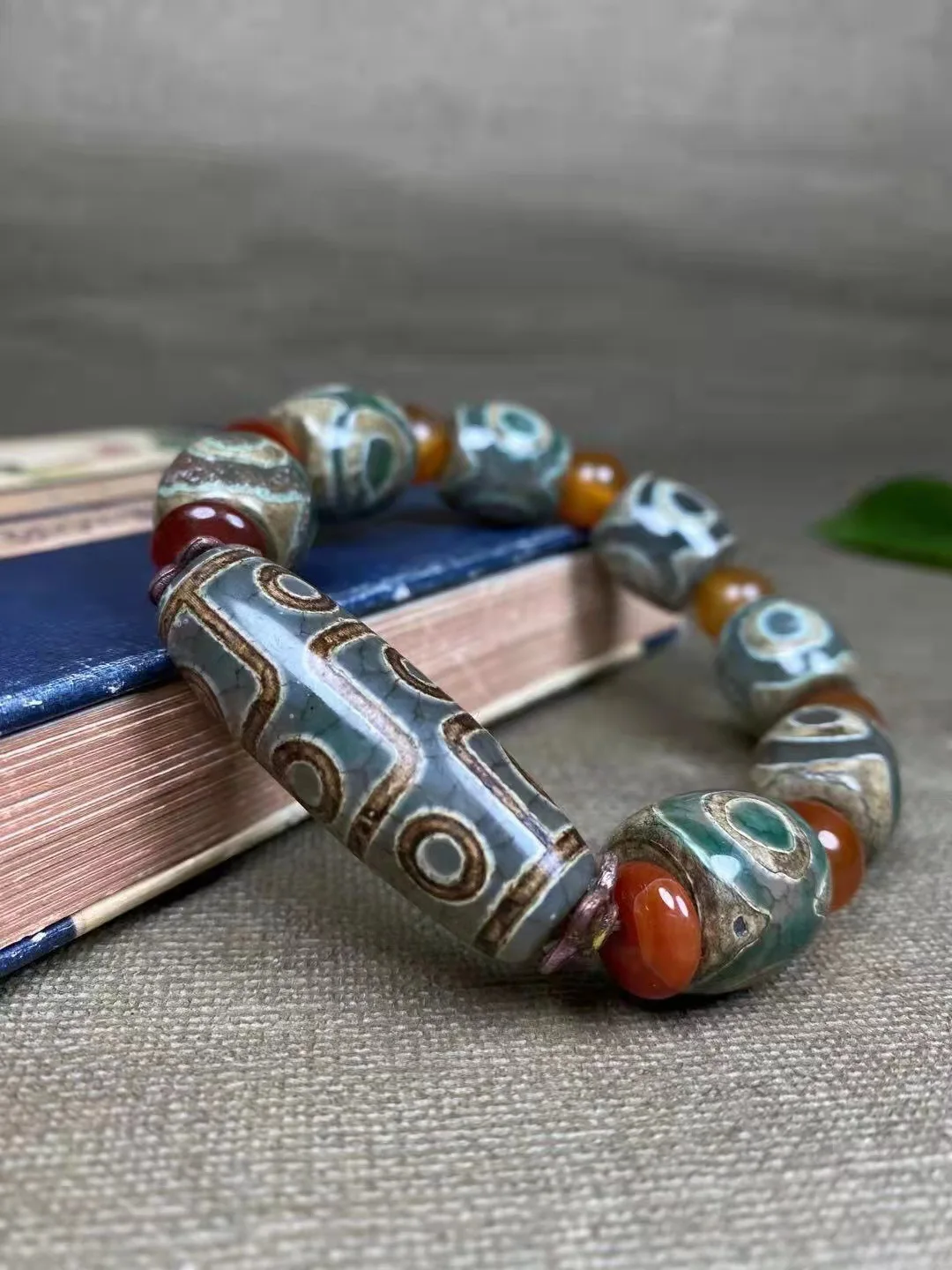 Natural Tibetan Green Agate with Three Eyes and Nine Eyes Beads Bracelets for Men and Women Ethnic Wild Bracelet