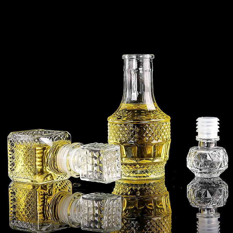 New 1Pc 50ml Transparent Small Empty Spirit Whisky Wine Bottle Mini Glass Alcohol Liquor Bottles With Screw Cap Whiskey Decanter